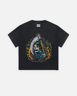 T-shirt nera Flaming Reaper con mietitore in mantello blu tra le fiamme, retro logo GALLERY DEPT.
