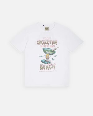 T-shirt bianca Do Not Die Skeleton Beach con martini, olive a occhio e scheletro, retro ART THAT KILLS